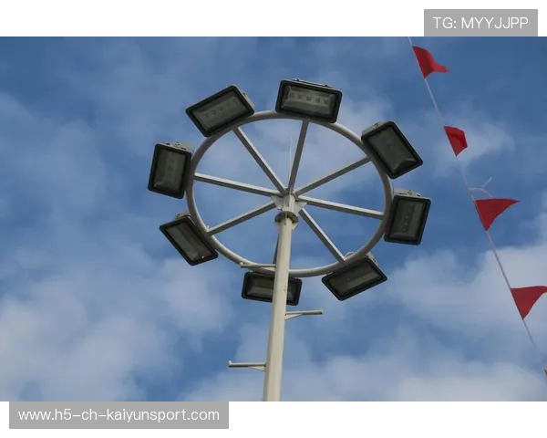 足球场馆智慧灯光系统实现智能调控，足球场照明灯具布置